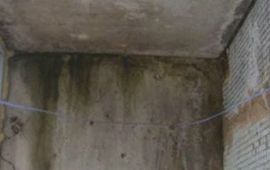 Как заделать щели на балконе от дождя